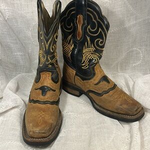 Arango vintage handmade leather embroidered appliqué cowboy boots